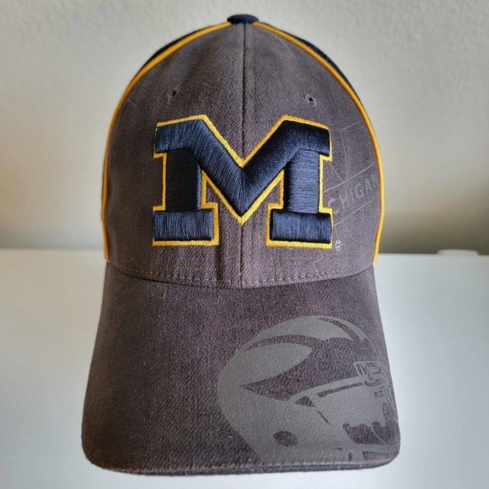 Michigan Wolverines NCAA Har Top Of The World‎ OSFM Gray Blue Yellow RARE!!